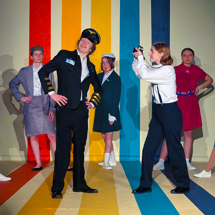 "Catch Me If You Can" Cast